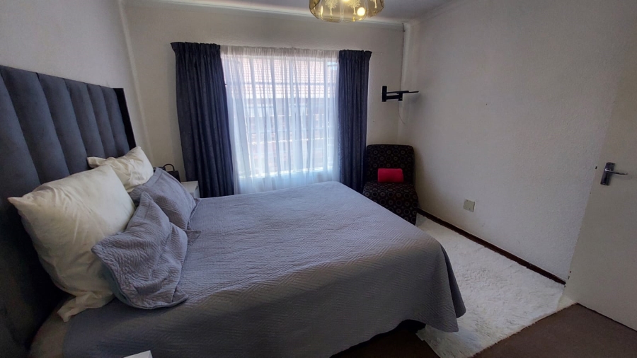 3 Bedroom Property for Sale in Helikonpark Gauteng