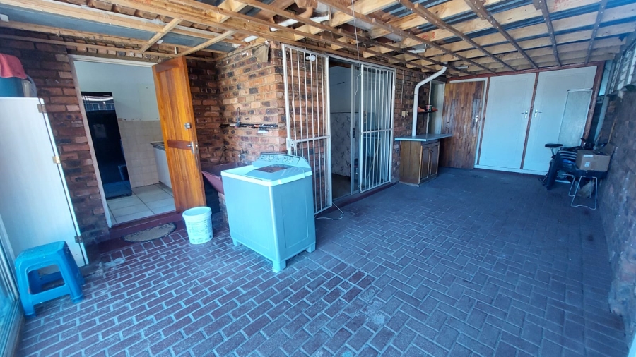 3 Bedroom Property for Sale in Helikonpark Gauteng