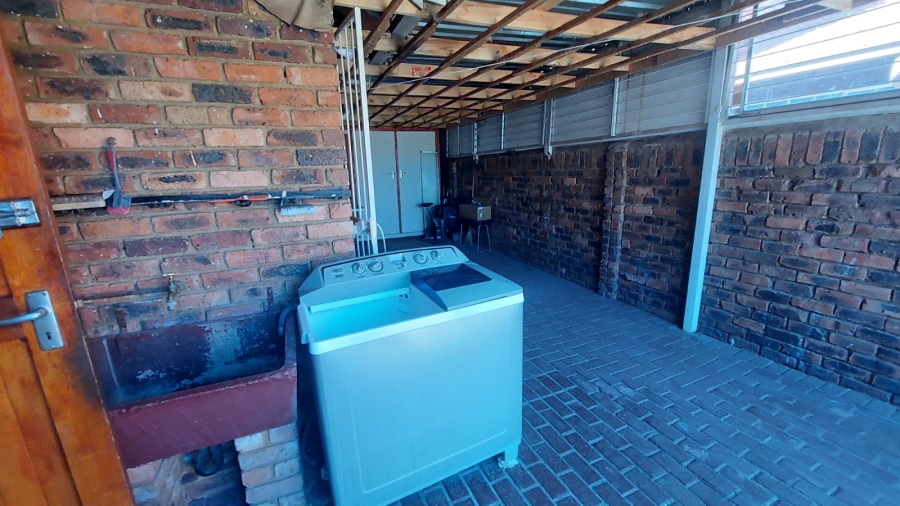 3 Bedroom Property for Sale in Helikonpark Gauteng