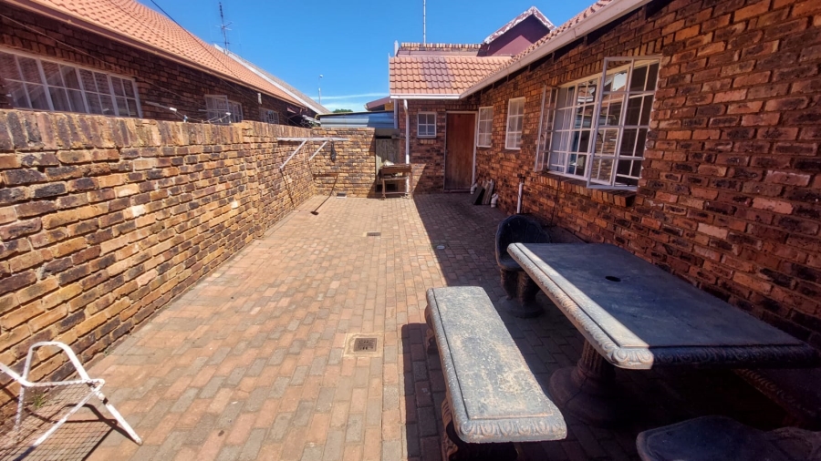 3 Bedroom Property for Sale in Helikonpark Gauteng