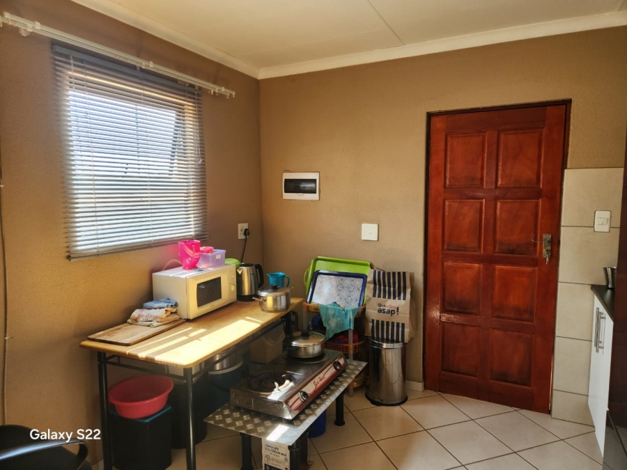 2 Bedroom Property for Sale in Crystal Park Gauteng