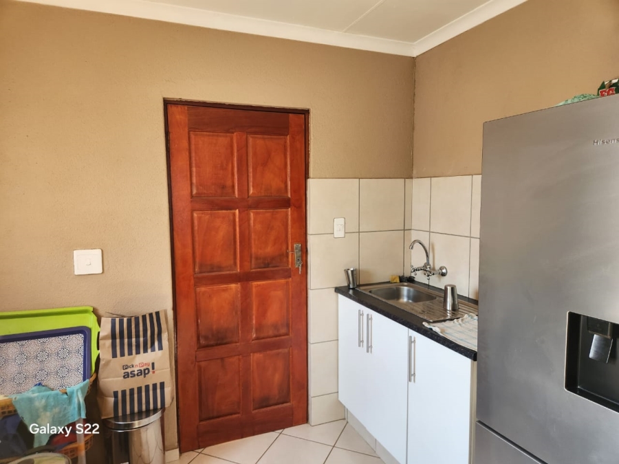 2 Bedroom Property for Sale in Crystal Park Gauteng