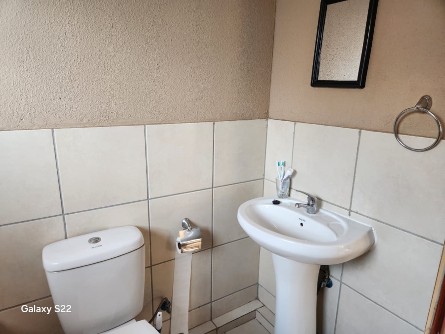 2 Bedroom Property for Sale in Crystal Park Gauteng