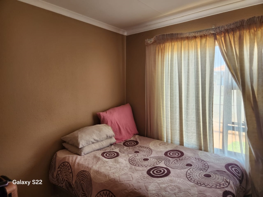 2 Bedroom Property for Sale in Crystal Park Gauteng