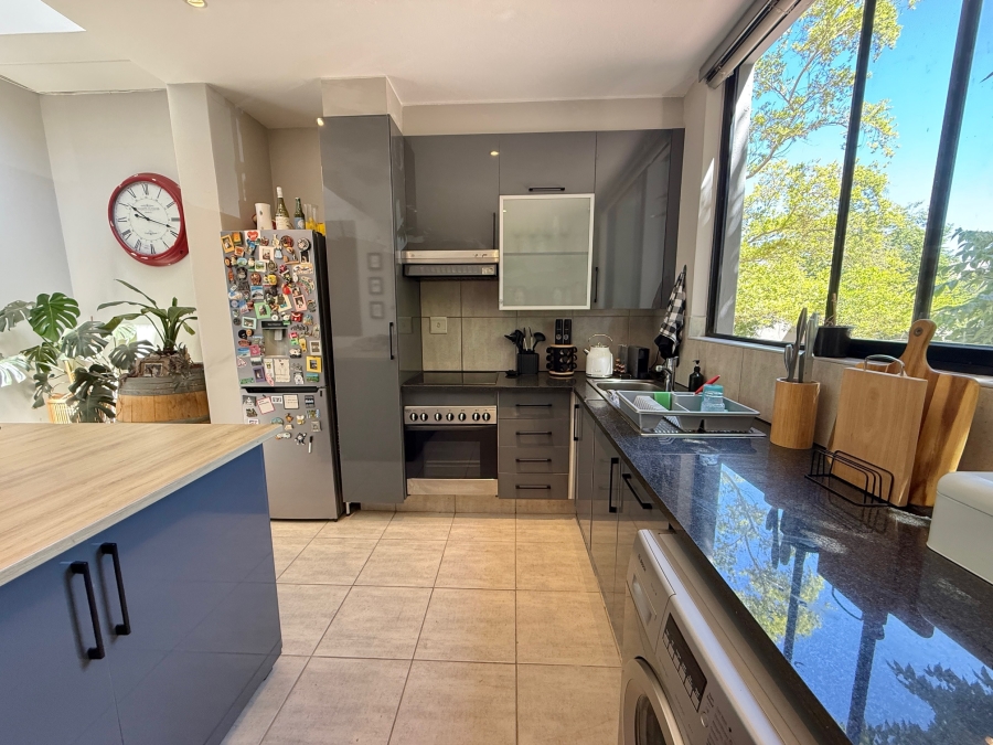 1 Bedroom Property for Sale in Lombardy Estate Gauteng