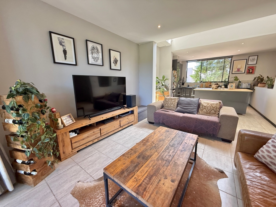 1 Bedroom Property for Sale in Lombardy Estate Gauteng