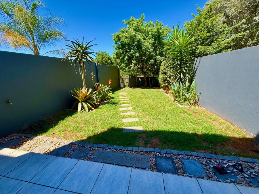 1 Bedroom Property for Sale in Lombardy Estate Gauteng