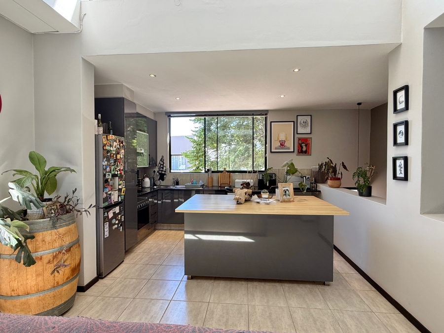 1 Bedroom Property for Sale in Lombardy Estate Gauteng