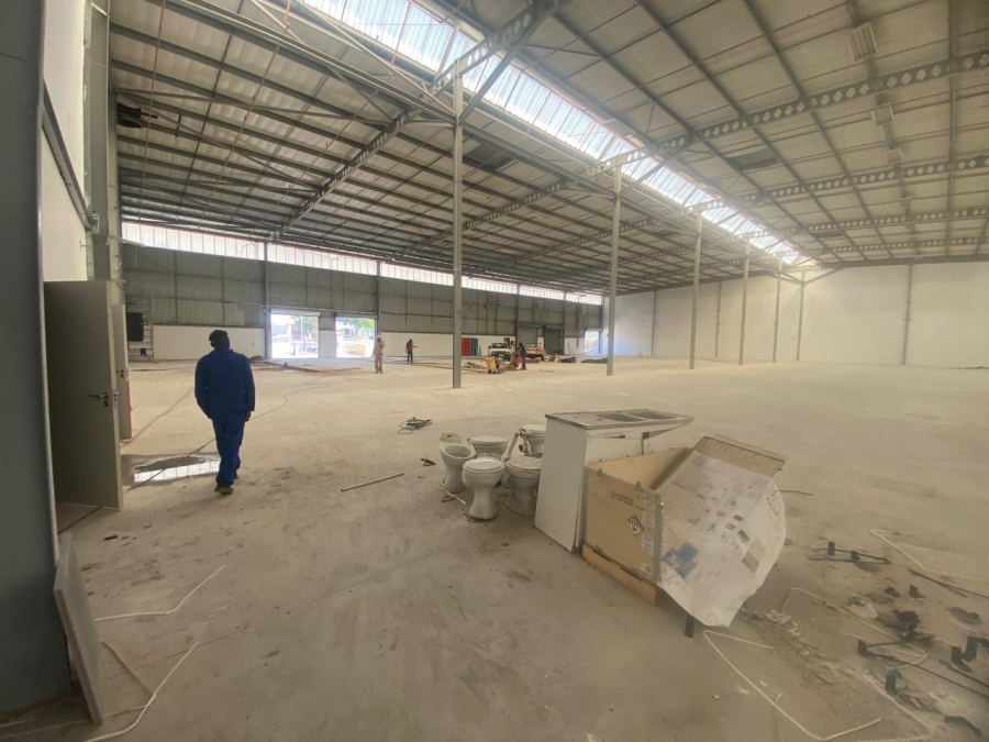 To Let Commercial Property for Rent in Randjespark Gauteng