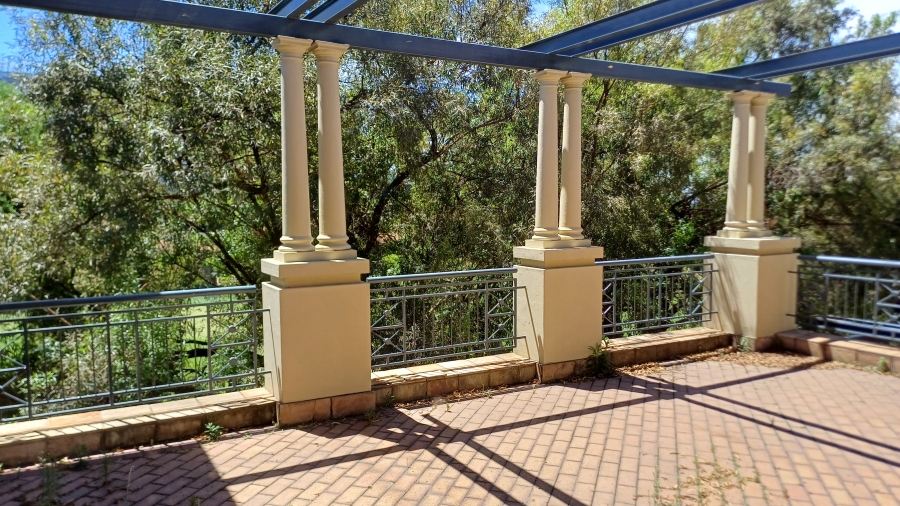 To Let Commercial Property for Rent in Wierda Valley Gauteng