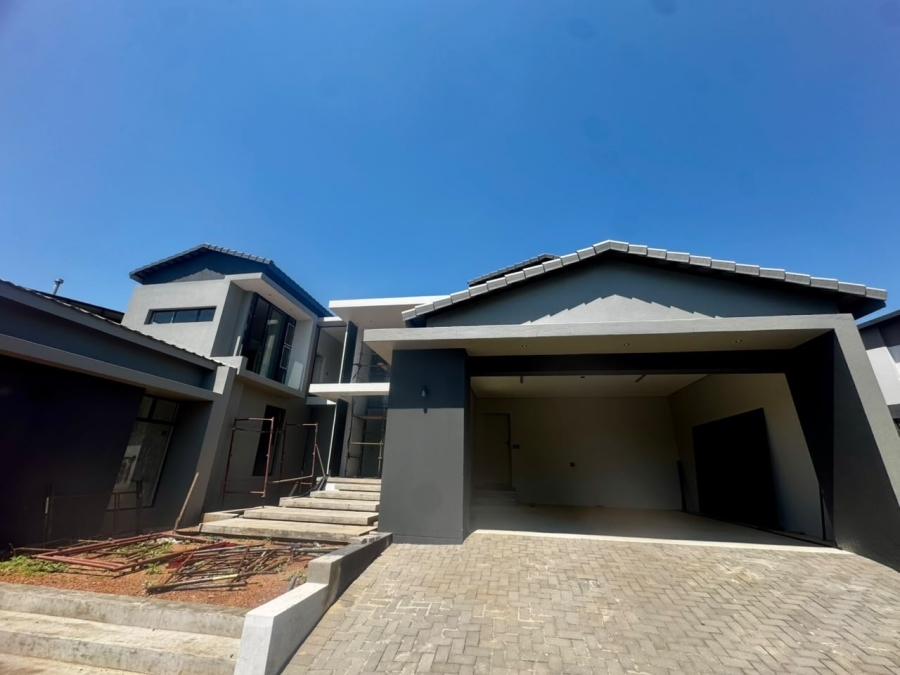 5 Bedroom Property for Sale in Copperleaf Estate Gauteng