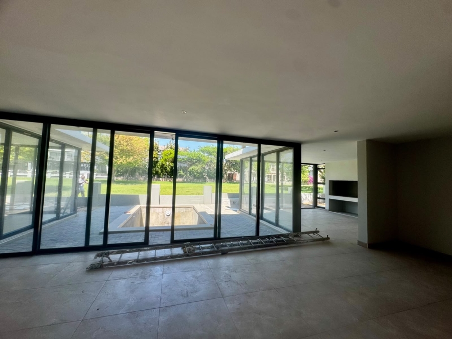 5 Bedroom Property for Sale in Copperleaf Estate Gauteng