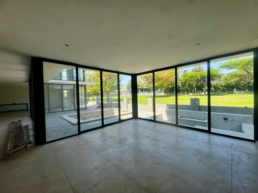 5 Bedroom Property for Sale in Copperleaf Estate Gauteng