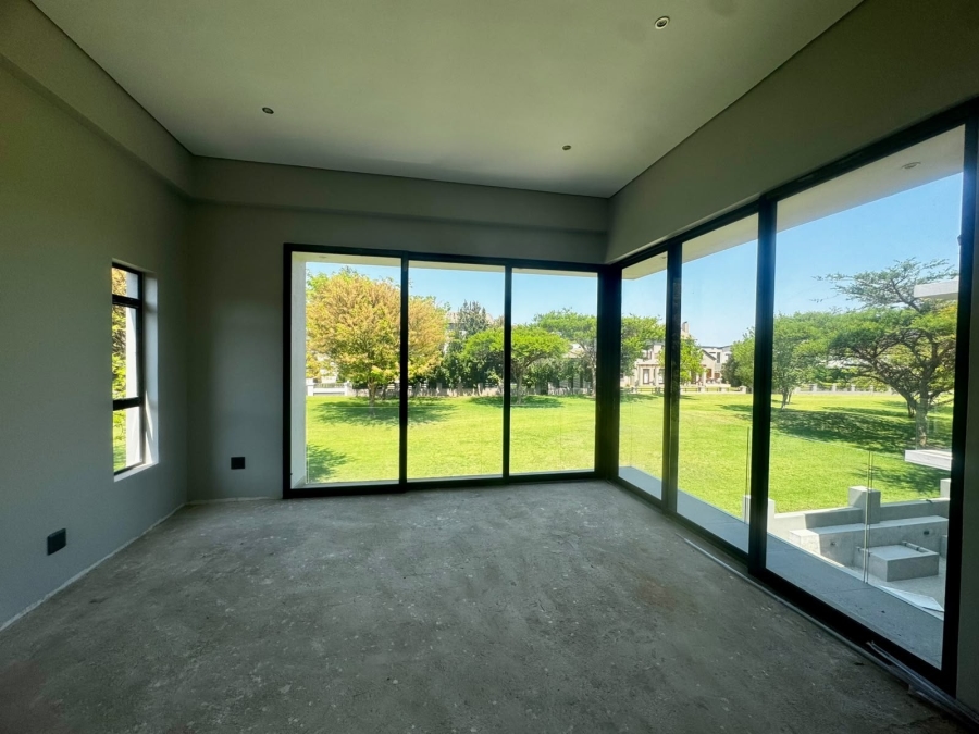 5 Bedroom Property for Sale in Copperleaf Estate Gauteng