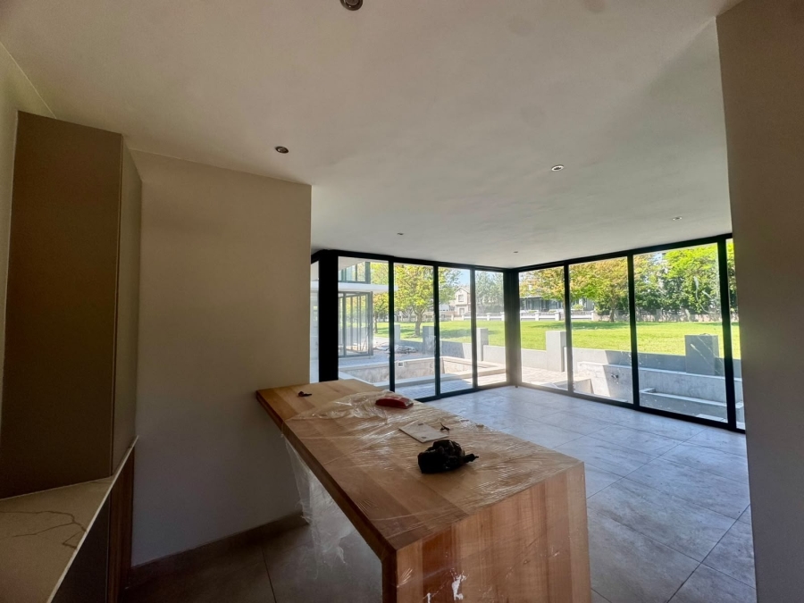 5 Bedroom Property for Sale in Copperleaf Estate Gauteng