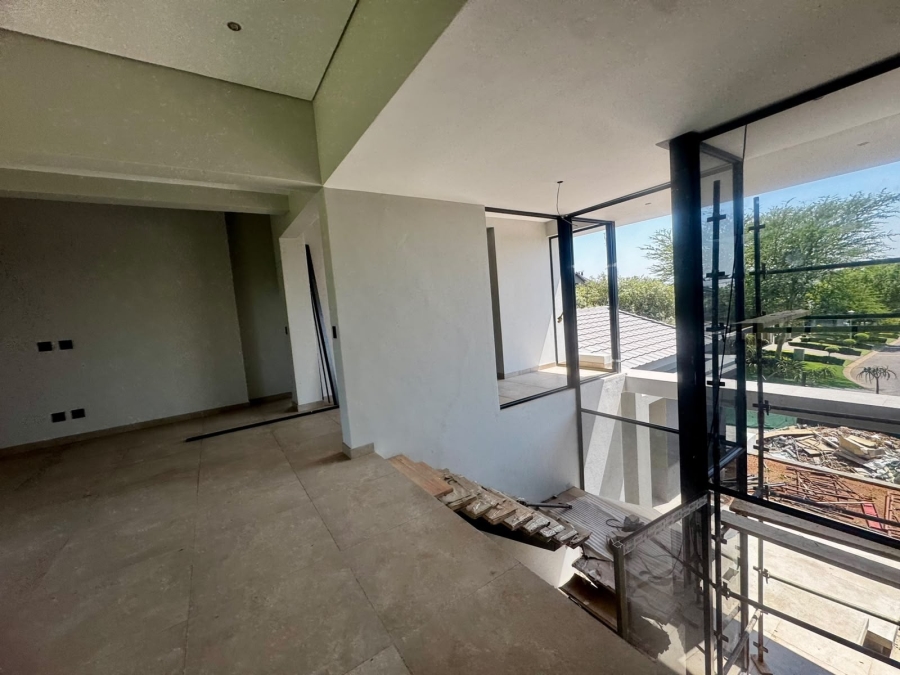 5 Bedroom Property for Sale in Copperleaf Estate Gauteng