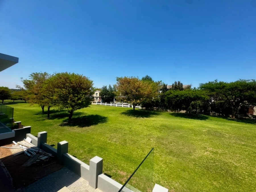 5 Bedroom Property for Sale in Copperleaf Estate Gauteng