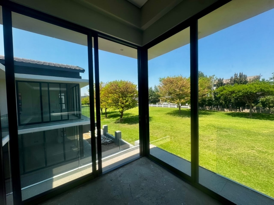 5 Bedroom Property for Sale in Copperleaf Estate Gauteng