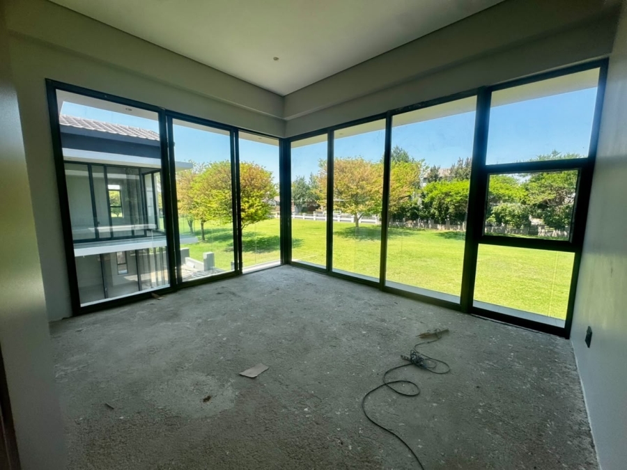 5 Bedroom Property for Sale in Copperleaf Estate Gauteng