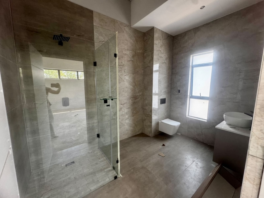 5 Bedroom Property for Sale in Copperleaf Estate Gauteng