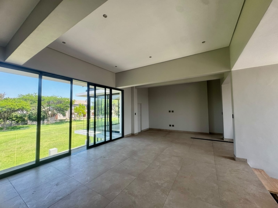 5 Bedroom Property for Sale in Copperleaf Estate Gauteng