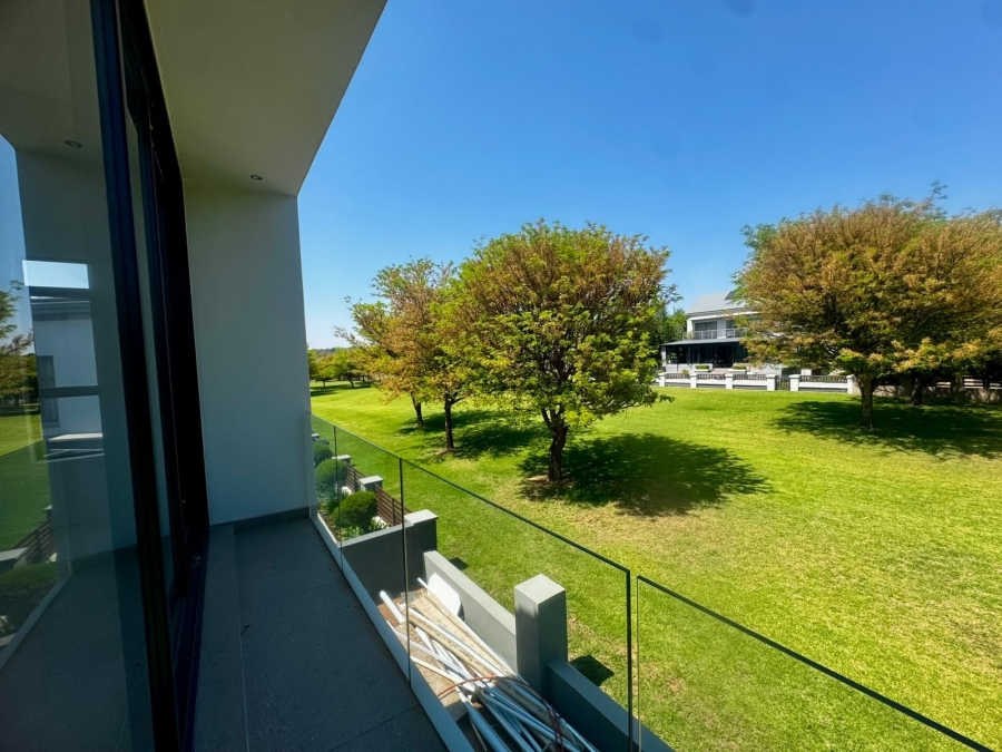 5 Bedroom Property for Sale in Copperleaf Estate Gauteng