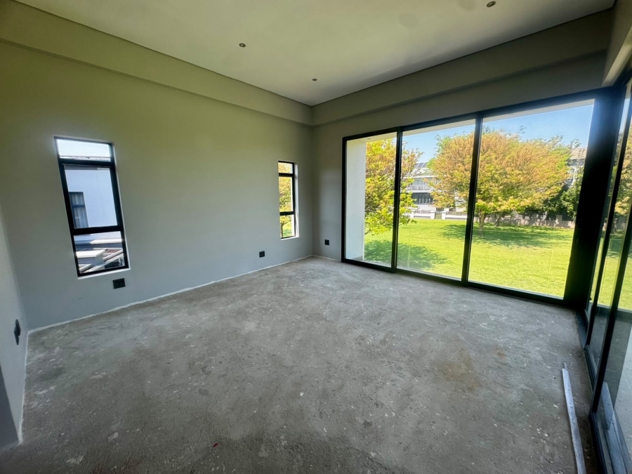 5 Bedroom Property for Sale in Copperleaf Estate Gauteng