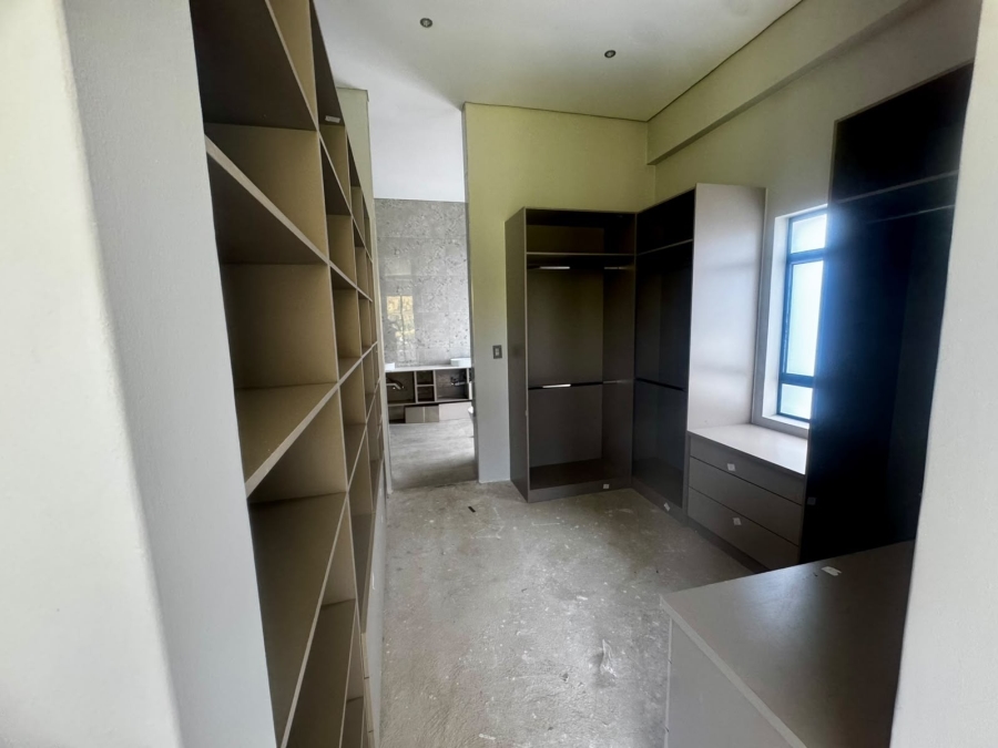 5 Bedroom Property for Sale in Copperleaf Estate Gauteng