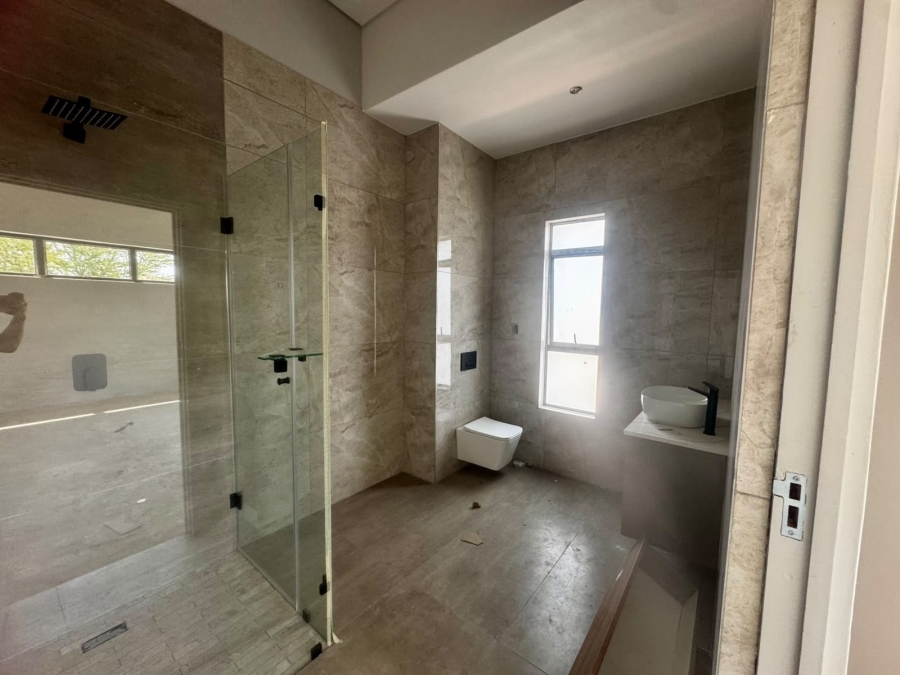 5 Bedroom Property for Sale in Copperleaf Estate Gauteng