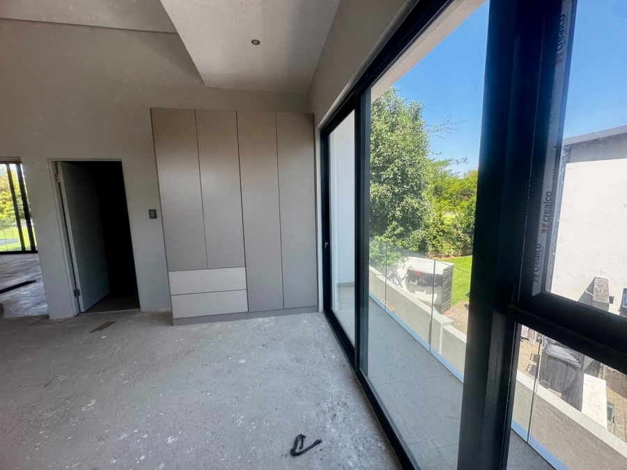 5 Bedroom Property for Sale in Copperleaf Estate Gauteng