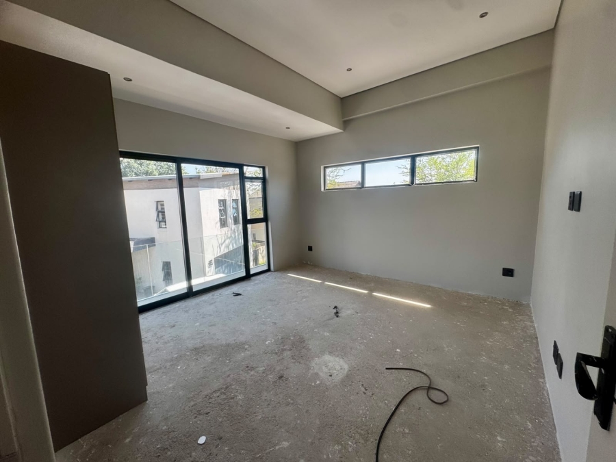 5 Bedroom Property for Sale in Copperleaf Estate Gauteng