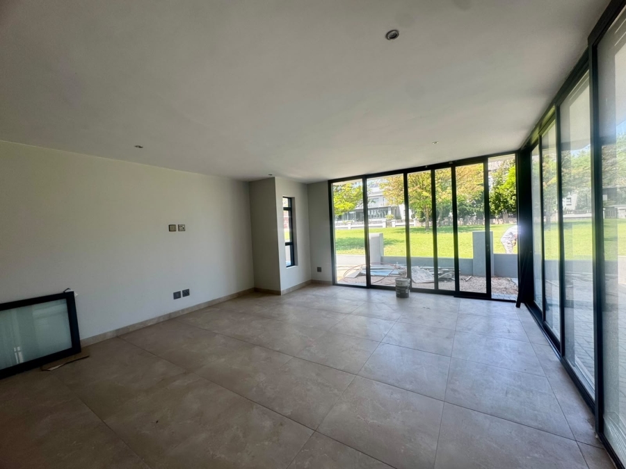 5 Bedroom Property for Sale in Copperleaf Estate Gauteng