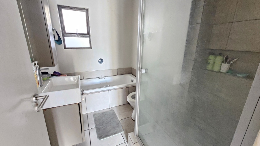 2 Bedroom Property for Sale in Broadacres Gauteng