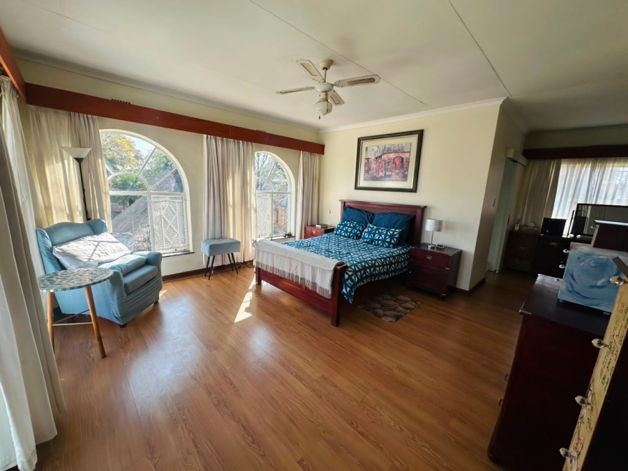 6 Bedroom Property for Sale in Brackenhurst Gauteng