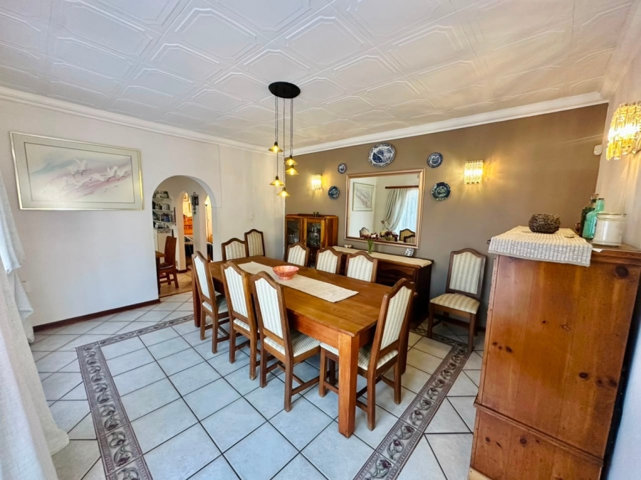 6 Bedroom Property for Sale in Brackenhurst Gauteng