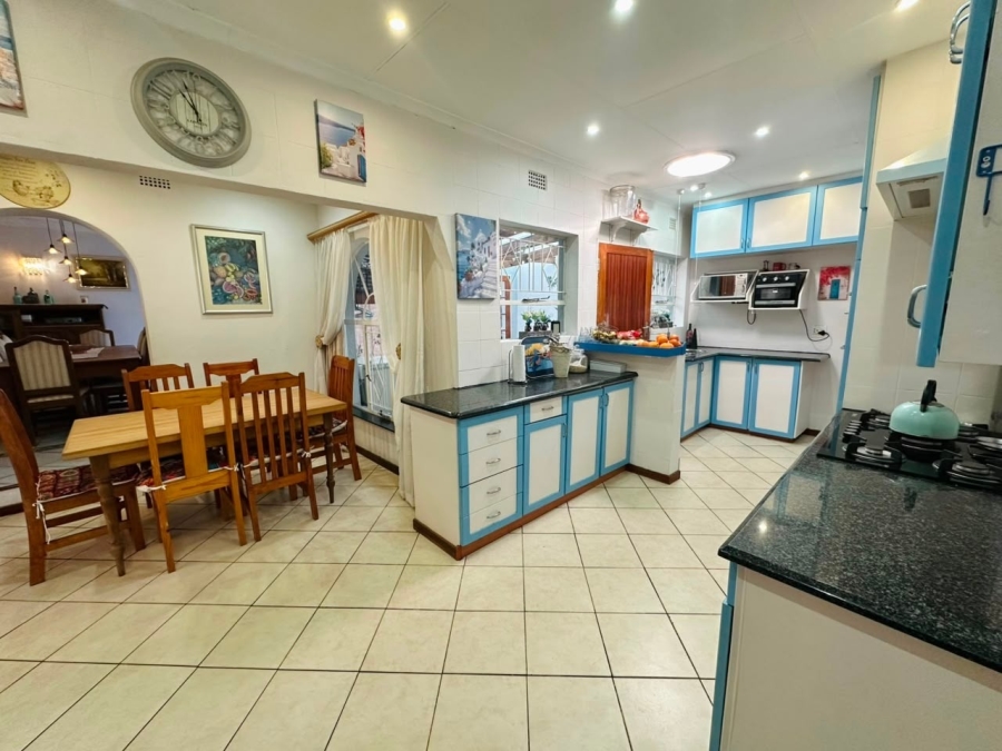 6 Bedroom Property for Sale in Brackenhurst Gauteng