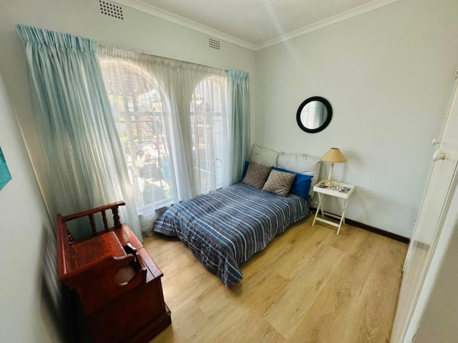 6 Bedroom Property for Sale in Brackenhurst Gauteng