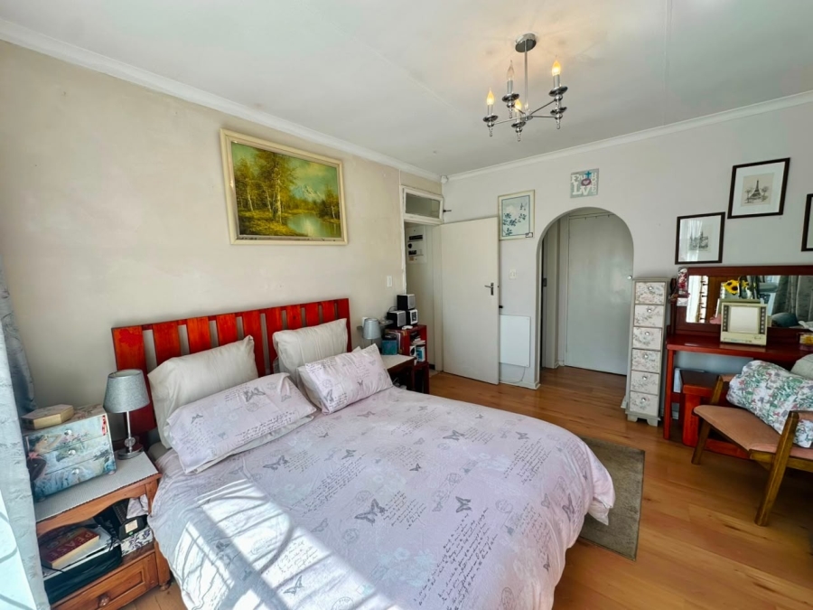 6 Bedroom Property for Sale in Brackenhurst Gauteng