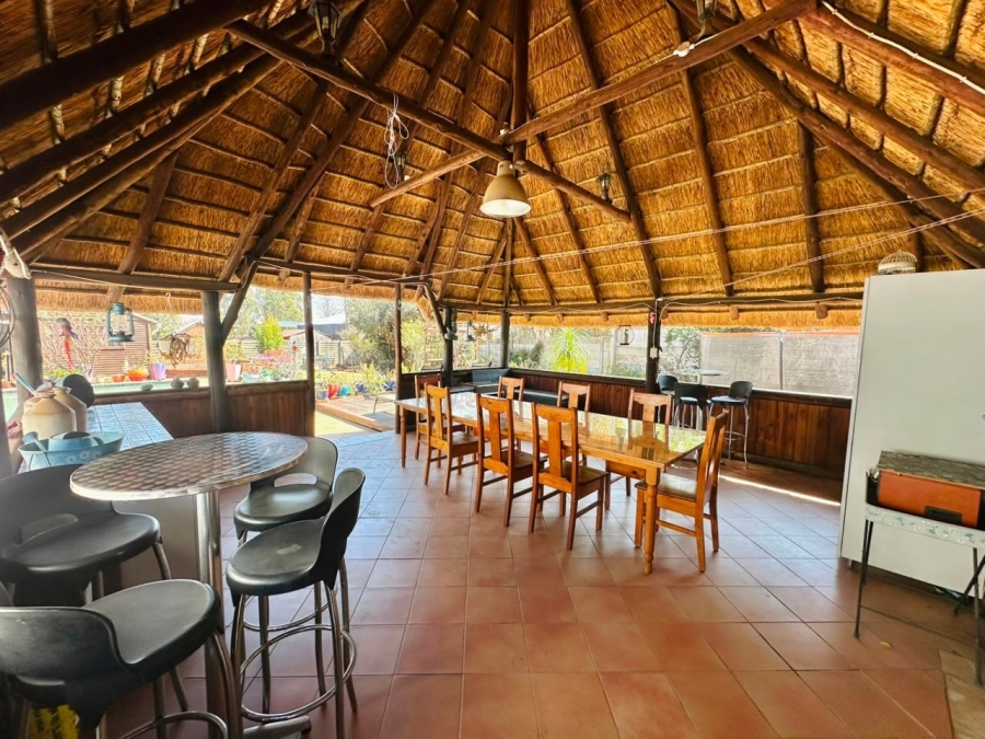 6 Bedroom Property for Sale in Brackenhurst Gauteng