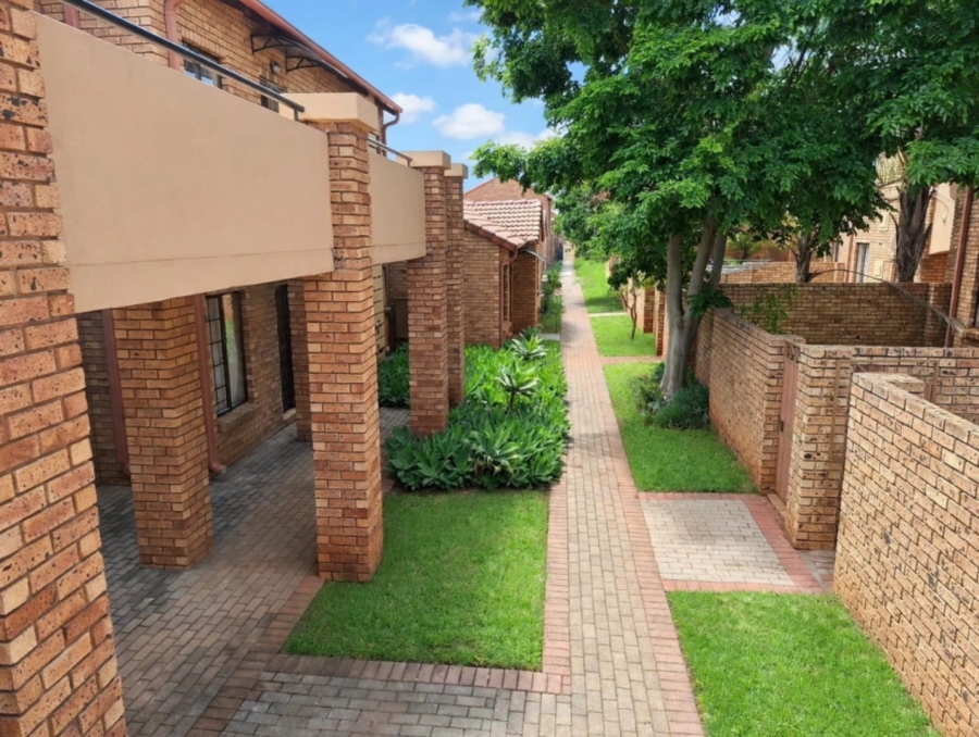 2 Bedroom Property for Sale in Equestria Gauteng
