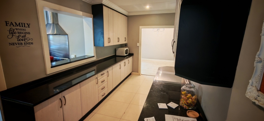 4 Bedroom Property for Sale in Brackendowns Gauteng