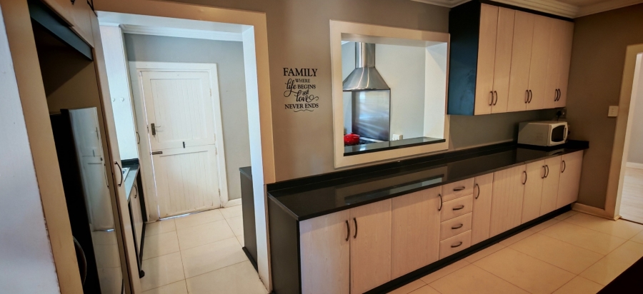4 Bedroom Property for Sale in Brackendowns Gauteng