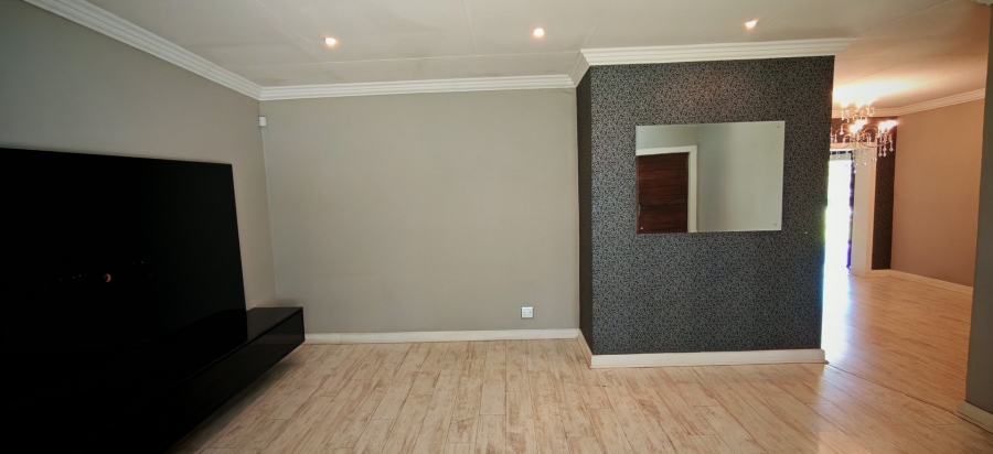 4 Bedroom Property for Sale in Brackendowns Gauteng