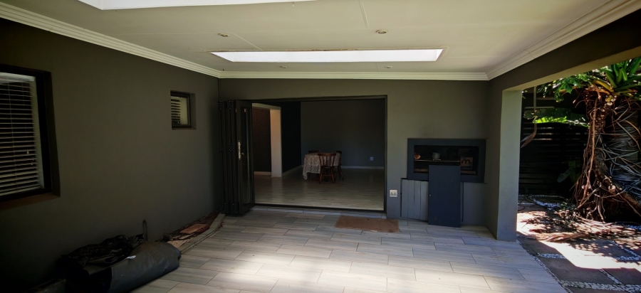 4 Bedroom Property for Sale in Brackendowns Gauteng