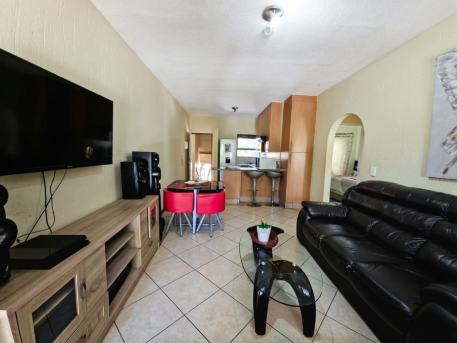 To Let 2 Bedroom Property for Rent in Lonehill Gauteng