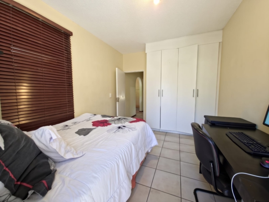 To Let 2 Bedroom Property for Rent in Lonehill Gauteng