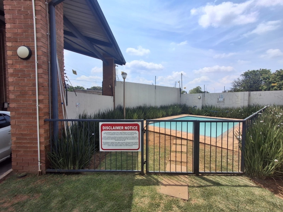 2 Bedroom Property for Sale in Ravenswood Gauteng