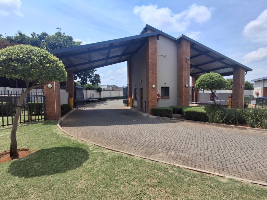 2 Bedroom Property for Sale in Ravenswood Gauteng