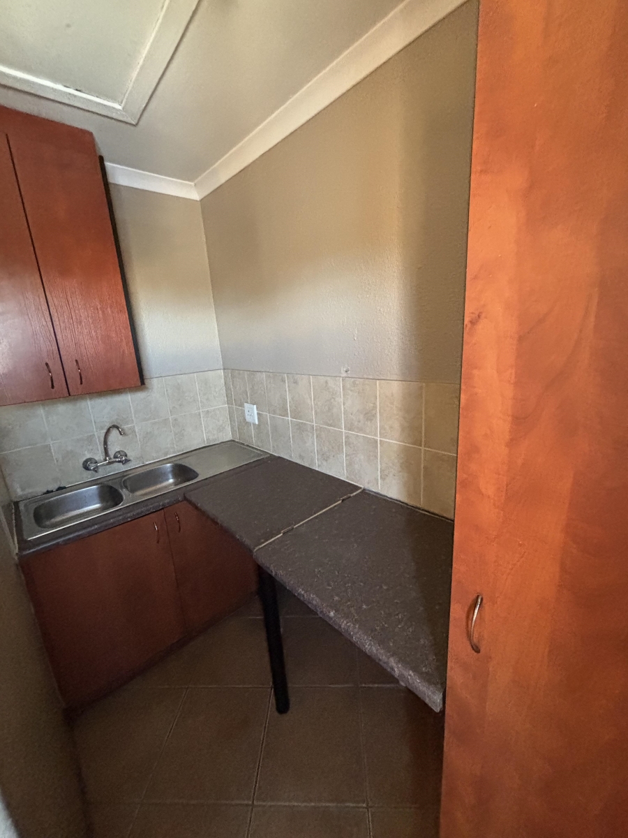 To Let 3 Bedroom Property for Rent in Halfway Gardens Gauteng