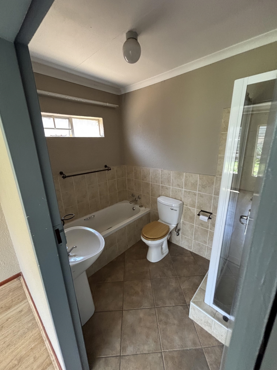 To Let 3 Bedroom Property for Rent in Halfway Gardens Gauteng